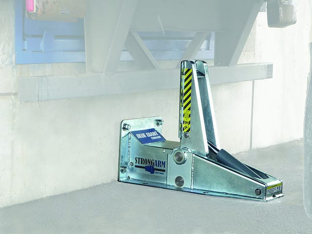 Vehicle Restraint System - Loading Dock Design Standards - Blue Giant SVR 303 StrongArm - Rite Hite